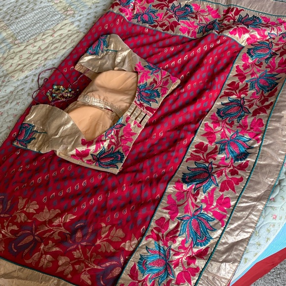 Dresses & Skirts - Saree with blouse